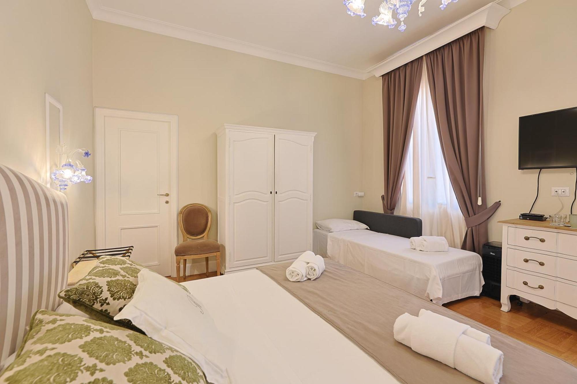 Art House Suites56 Via Del Babuino 56 Рим Экстерьер фото